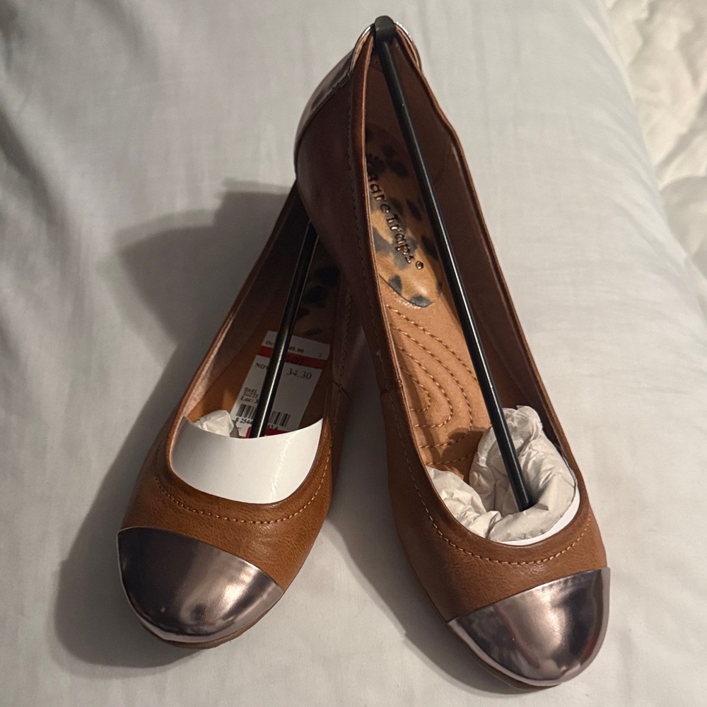 Bare Traps Brown Flats with Silver Accents